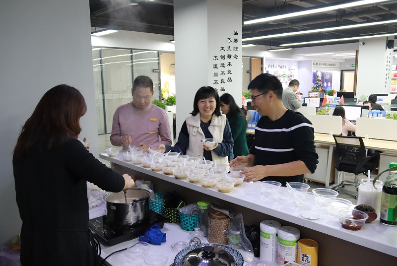 冬至湯圓餃子情，華邦瀛溫暖一家親